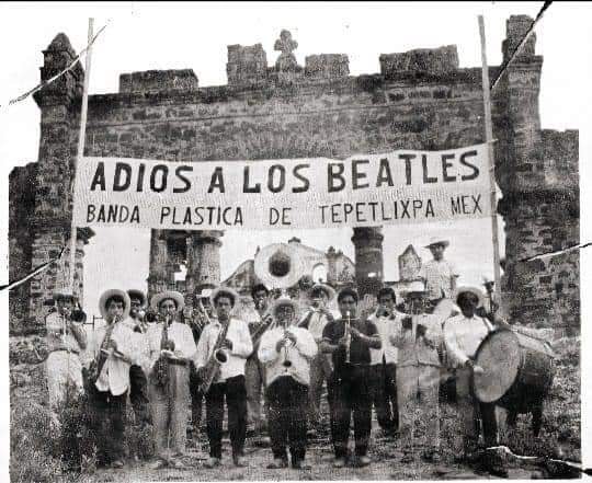 Adiós a los Beatles" por La Banda Plastica De Tepetlixpa | ADN Cultura