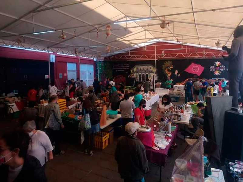 Tianguis Foro Alternativo de la Ciudad de México. Foto de Martha López.