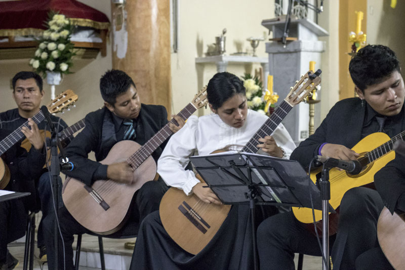 Concierto de Orquesta de Guitarras - Fotografía "Ojo de la Montaña"