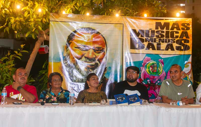 Mesa de la presentación La radiografía del rock en Guerrero