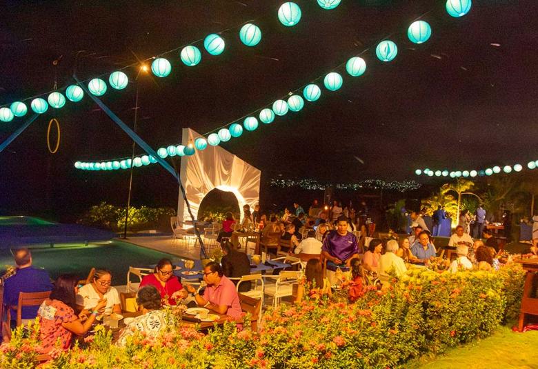 Espacio en el jardín con vista al mar que acogió al Tahi Fest 2026